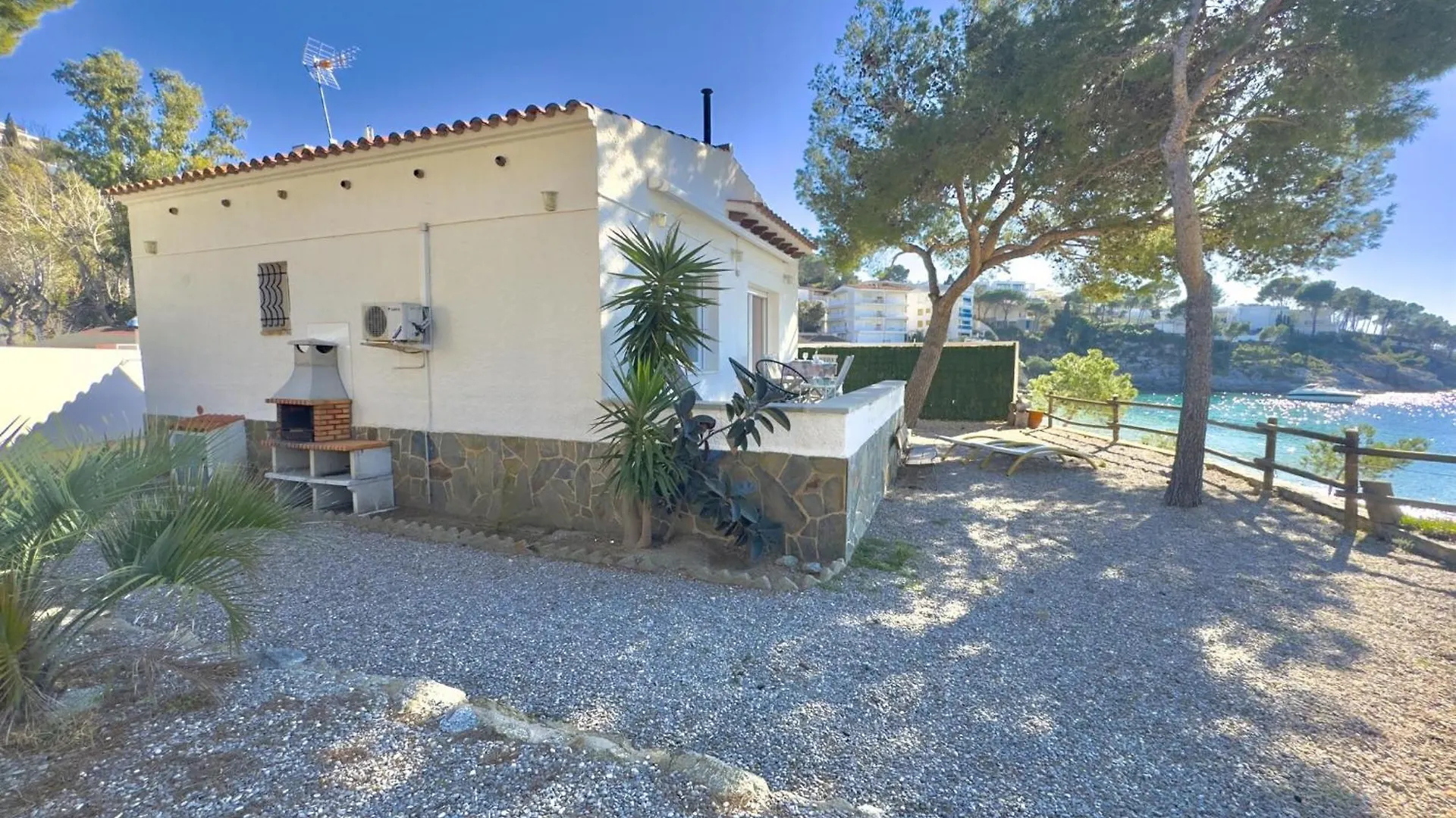 Almadrague Villa Roses