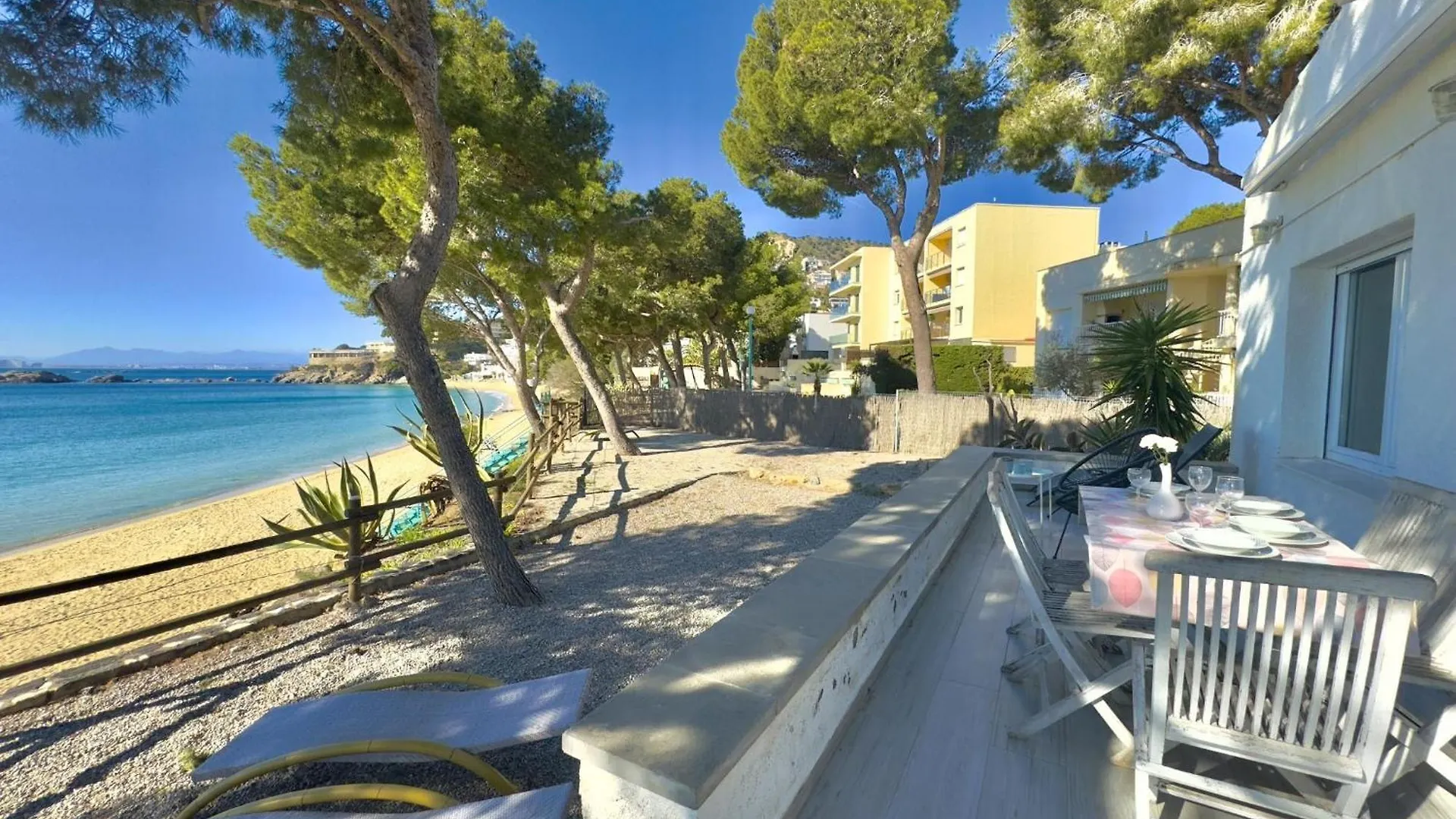 Almadrague Villa Roses Hébergement de vacances